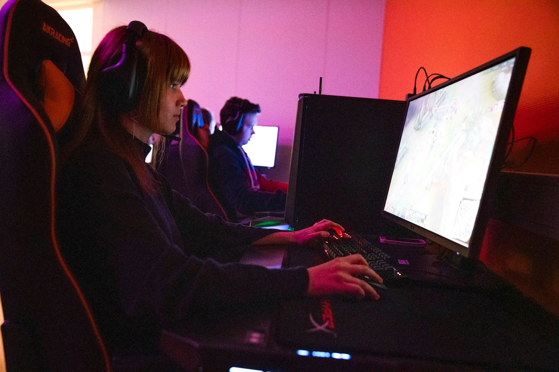 Elever spiller E-sport på Akademiet