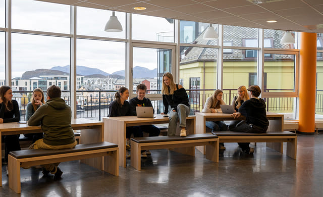 Elever på Akademiet VGS Ålesund