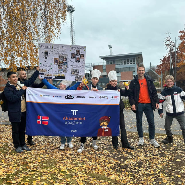 Elevene på Akademiet Realfagsskole Drammen under First Lego League-konkurranse i Drammen