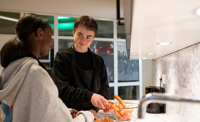 Elever på Ålesund Realfagsungdomsskole har mat og helse