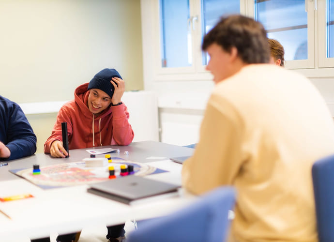 Elever jobber med fag på Akademiet Norsk Restaurantskole