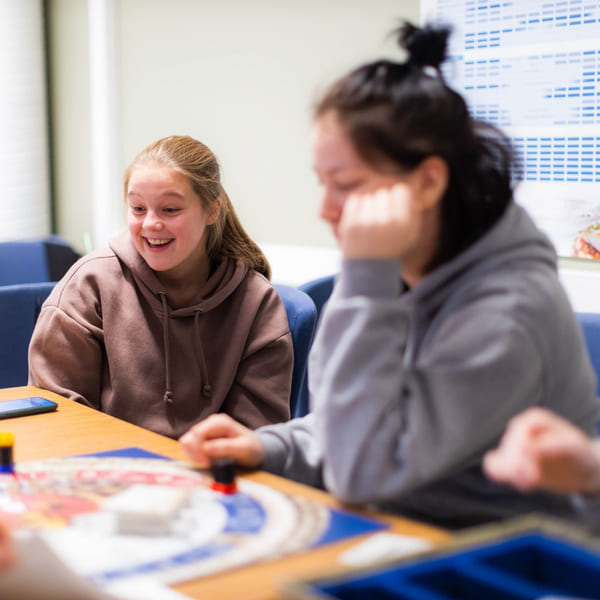 Elever jobber i en klassetime på Restaurantskolen