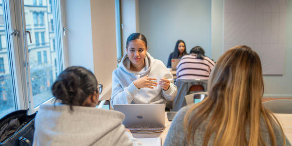 elev og lærer på akadmiet vgs bislett i veiledningstid