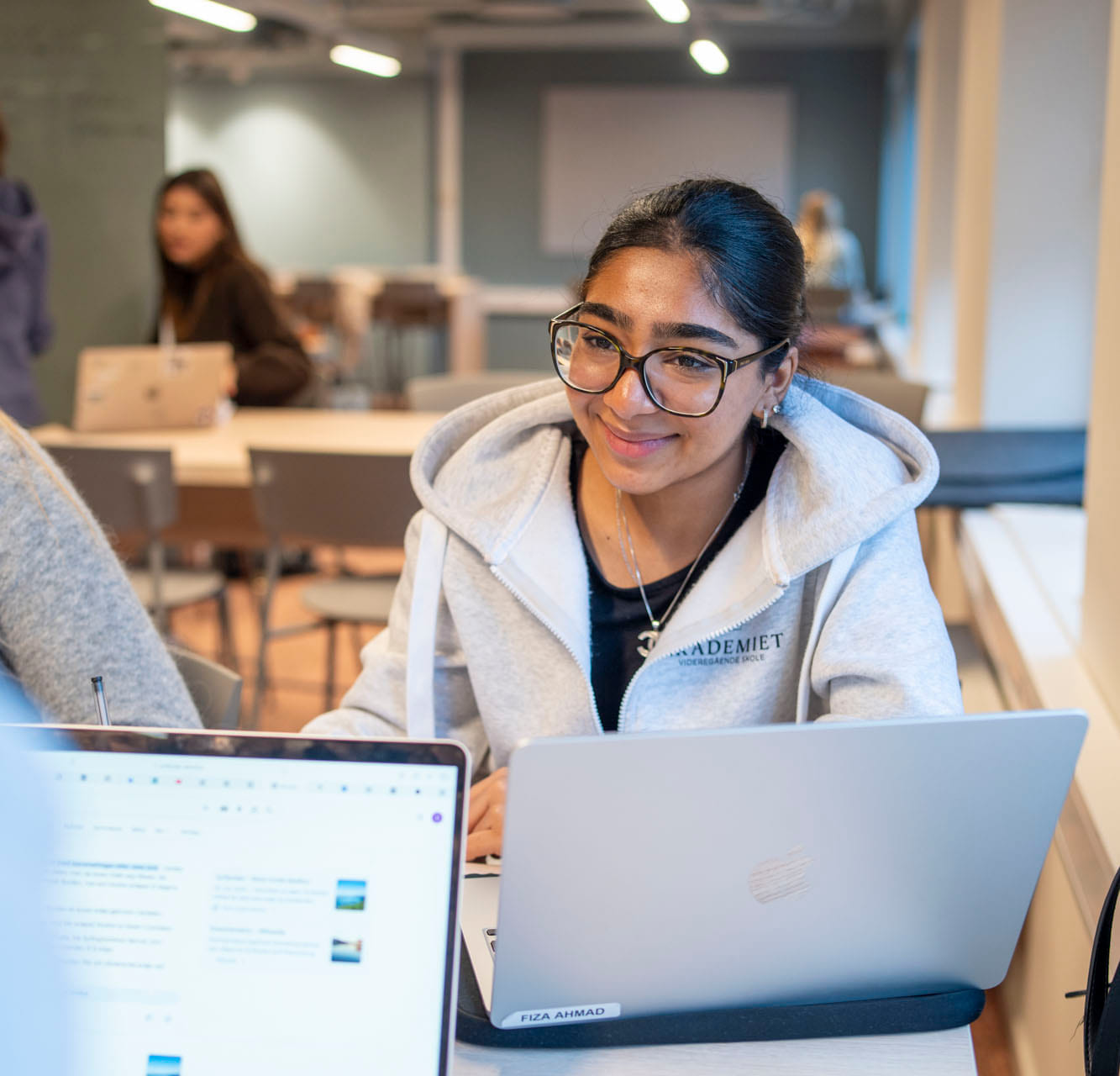 elev og lærer på akadmiet vgs bislett i veiledningstid