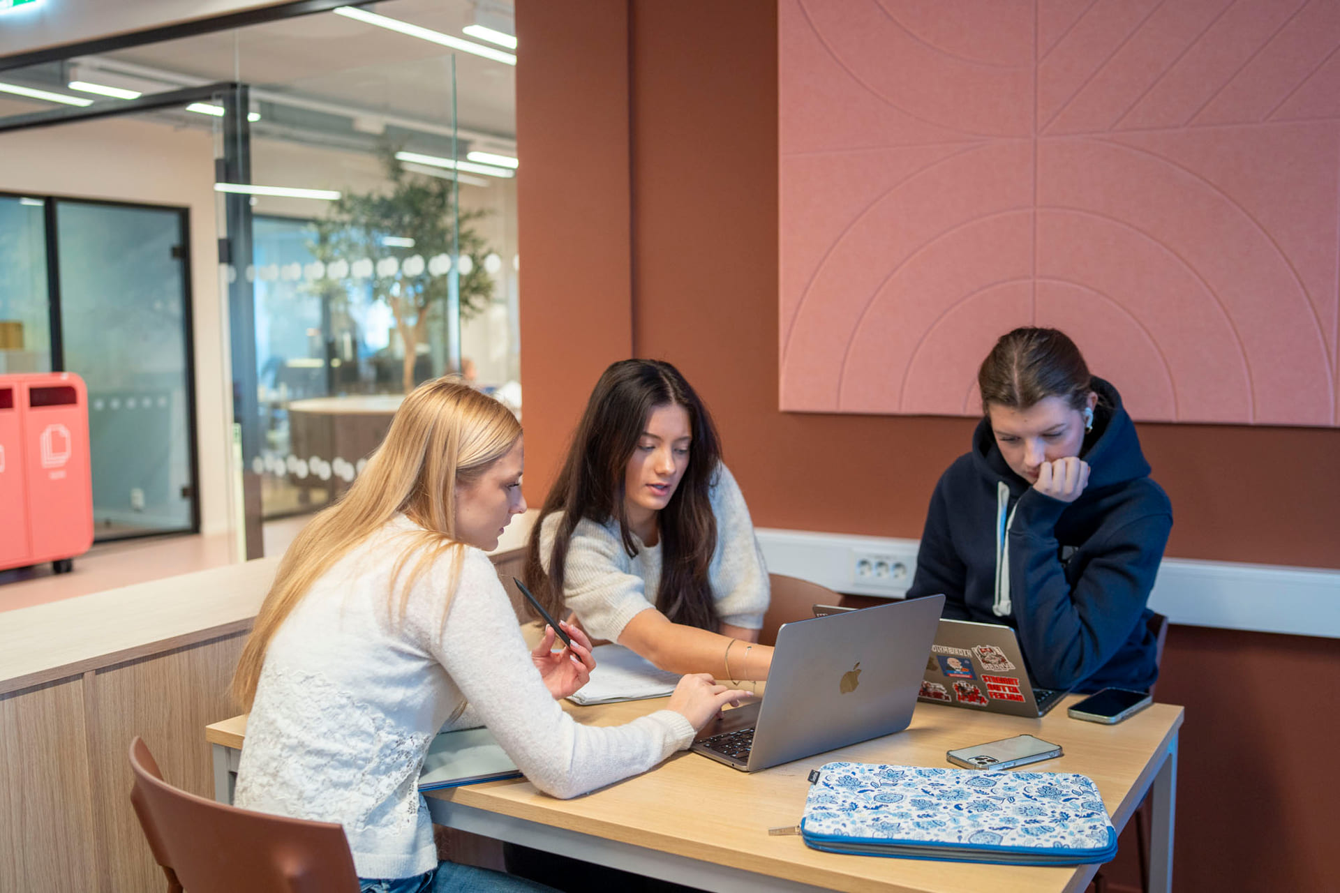 elever på akadmiet vgs bislett i veiledningstid