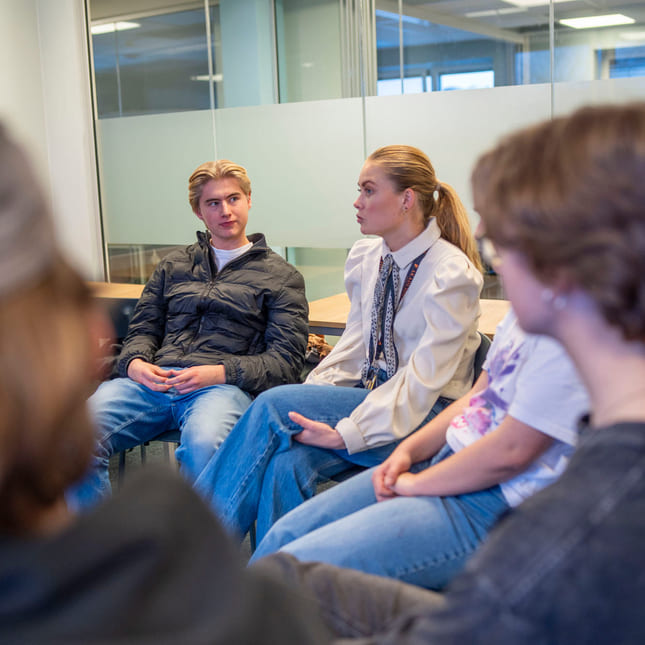 agorasirkel på akademiet vgs bislett