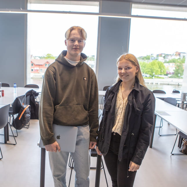 To elever på Akademiet VGS Fredrikstad