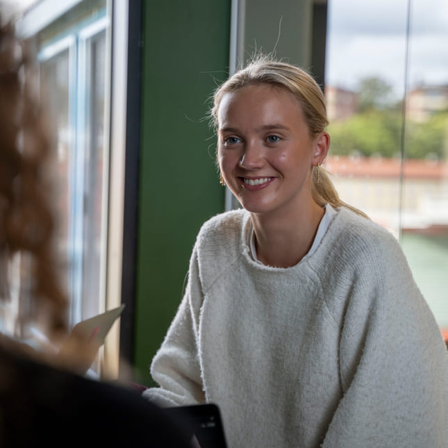 Elever på Akademiet VGS Heltberg Bislett