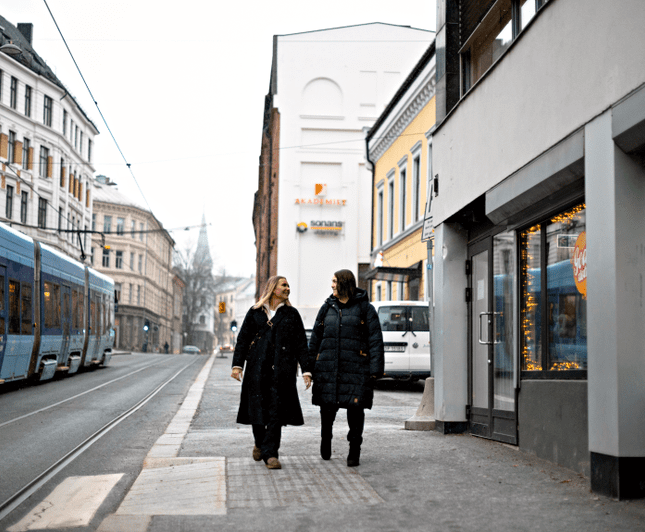 Privatister går utenfor Akademiet Privatistskole Oslo