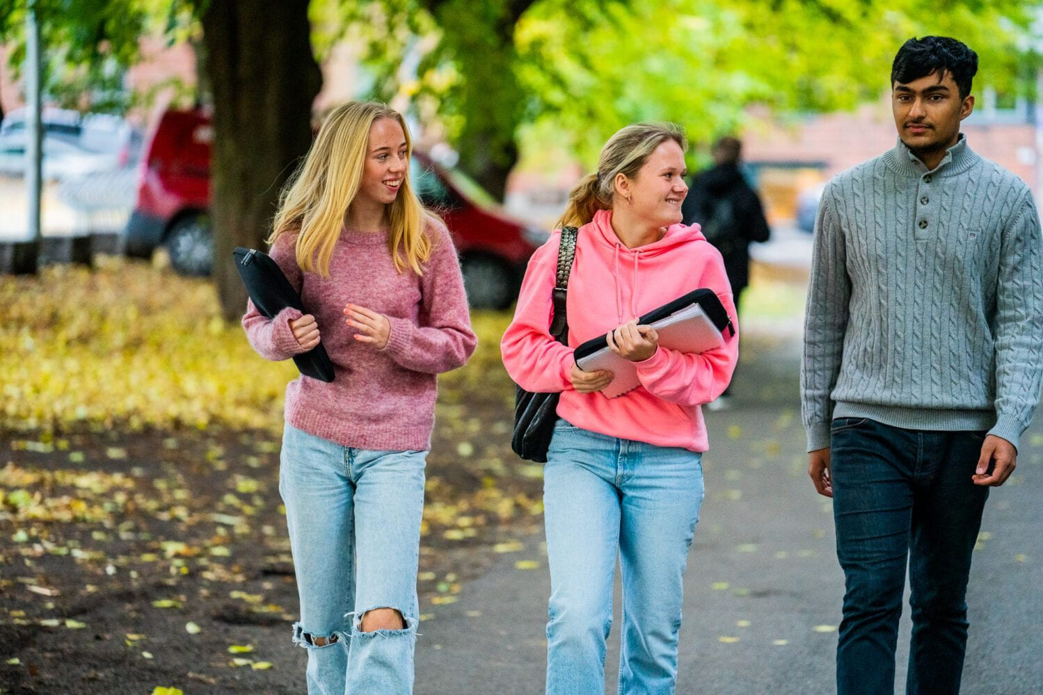 Elever på Akademiet VGS Heltberg Bislett går utenfor skolen