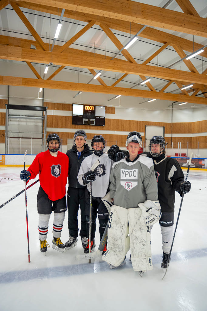 Gjengen på Akademiet Kristiansand som spiller ishockey