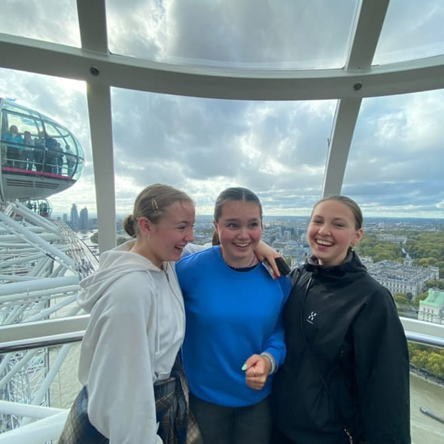Tuva i London Eye på utveksling i England