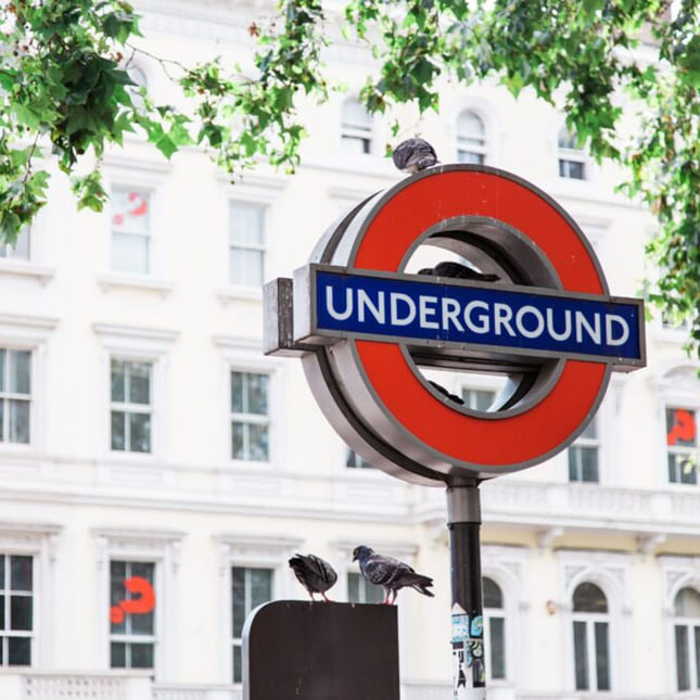 Underground-skilt i England