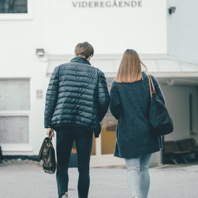 To elever på Akademiet i Ålesund