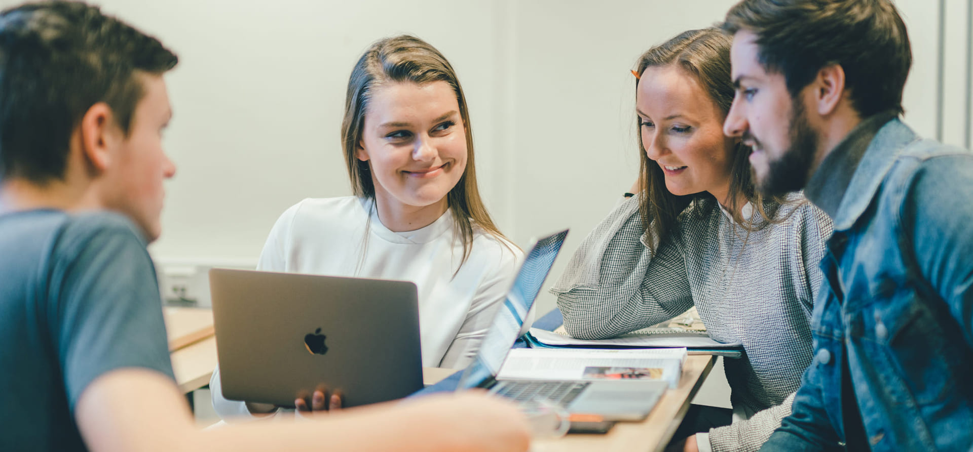 Privatister jobber med fag på Akademiet Privatistskole.