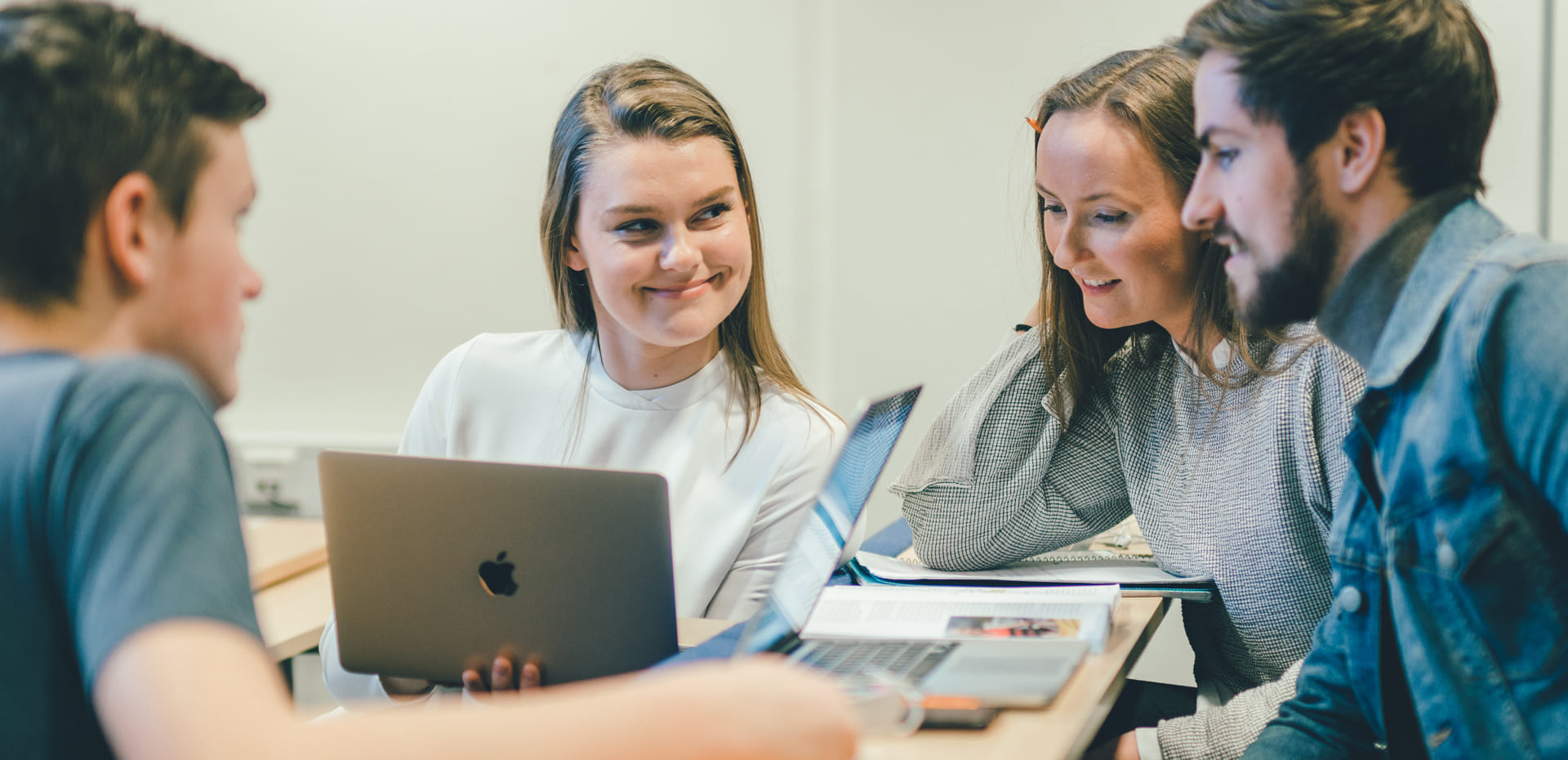 Privatister jobber med fag på Akademiet Privatistskole.