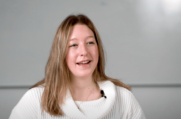 Amanda er elev på Akademiet VGS Heltberg Ullevaal