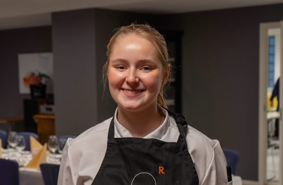 Vilja er elev på Akademiet Norsk Restaurantskole