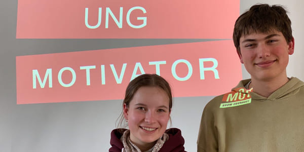 To elever på Akademiet i Sandvika er MOT-elever
