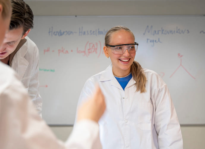 Kristina tar biologi på Akademiet