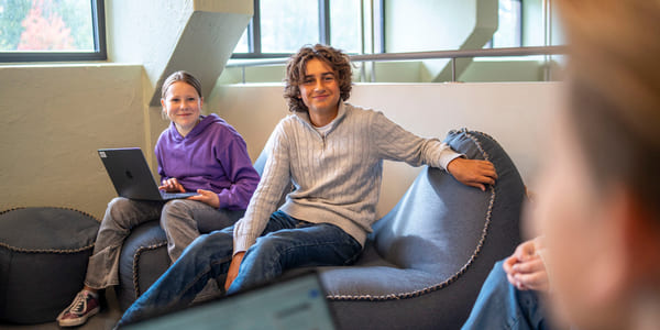 elever jobber i studietid på akademiet ungdomsskole drammen