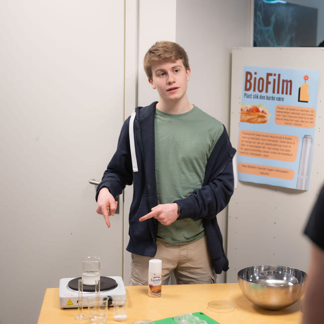 Elevgruppe har stand som prosjekt på NRG-U