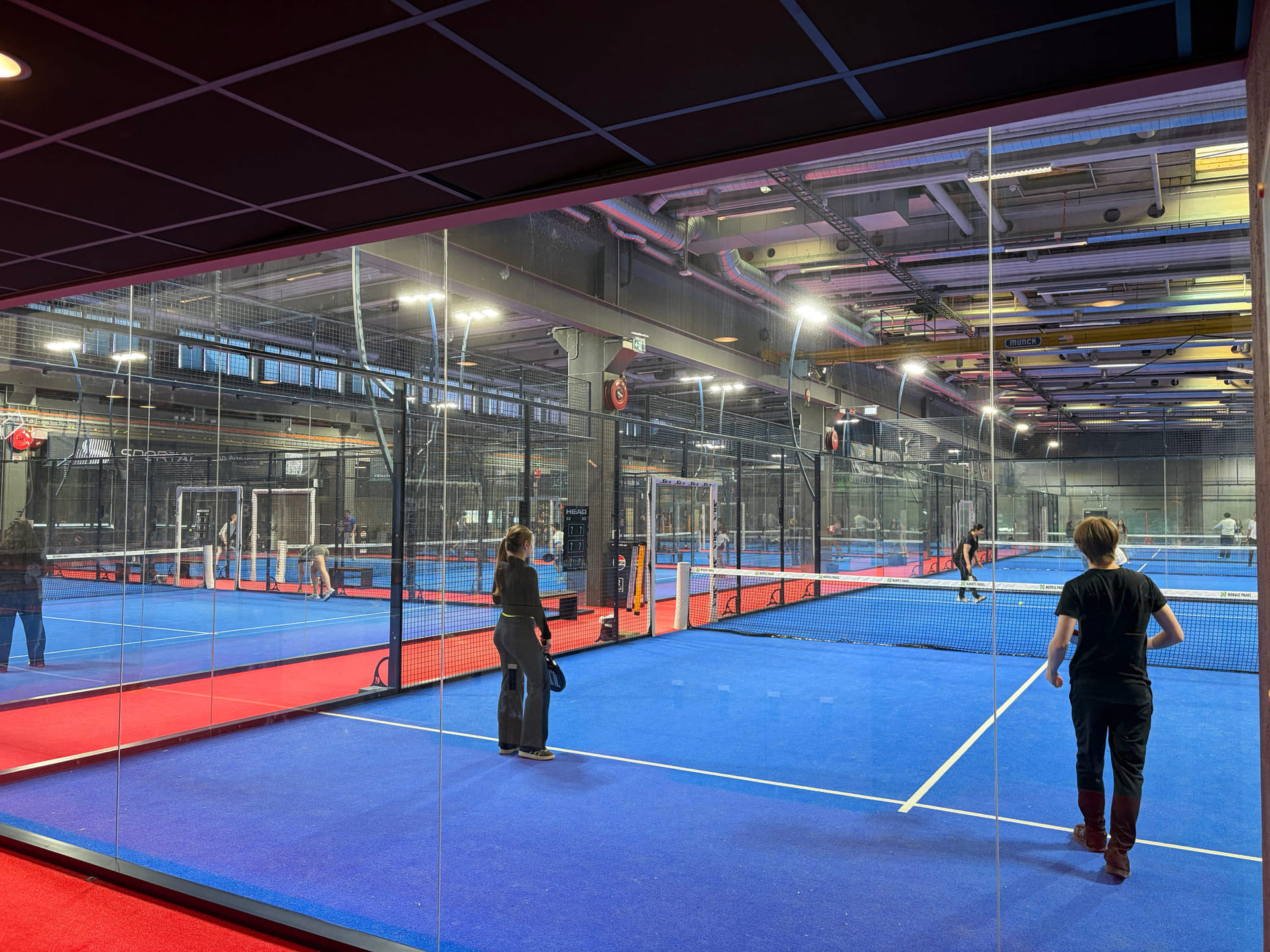 Bislett-elevene spiller Padel